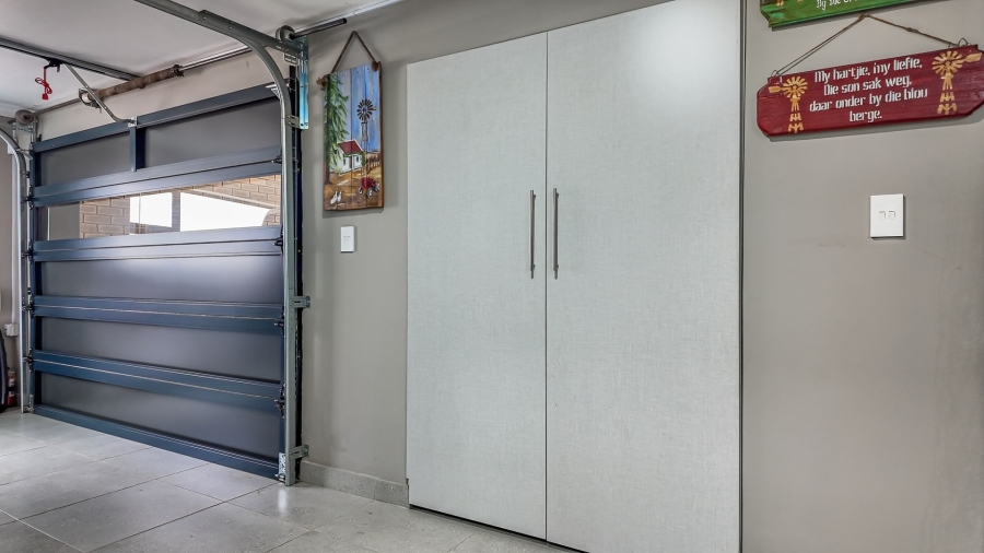 4 Bedroom Property for Sale in Monte Christo Western Cape